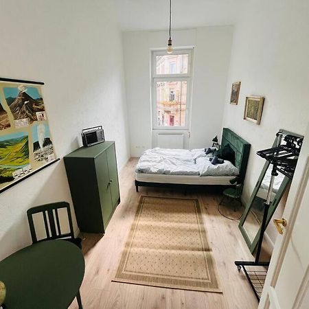 Kuenstlerisches Apartment Карлсруэ Экстерьер фото