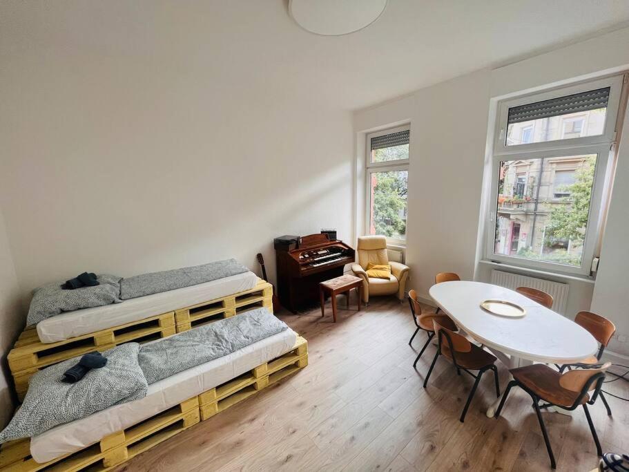 Kuenstlerisches Apartment Карлсруэ Экстерьер фото