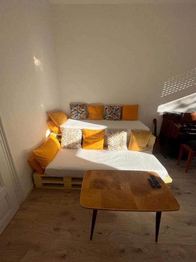Kuenstlerisches Apartment Карлсруэ Экстерьер фото